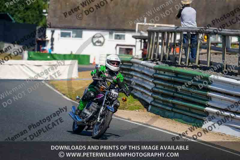 Vintage motorcycle club;eventdigitalimages;mallory park;mallory park trackday photographs;no limits trackdays;peter wileman photography;trackday digital images;trackday photos;vmcc festival 1000 bikes photographs